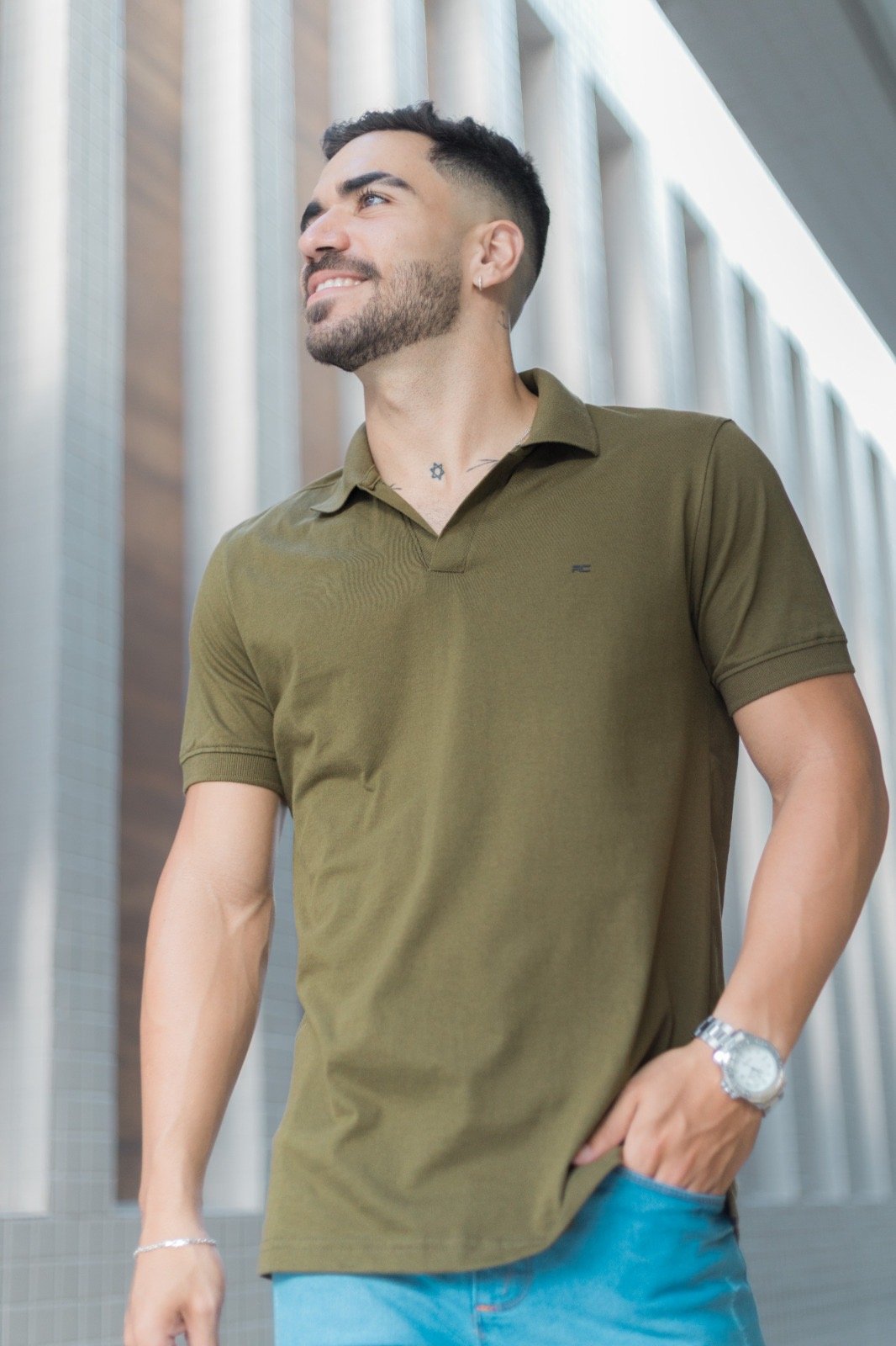 Polo gola v - Imagem 1